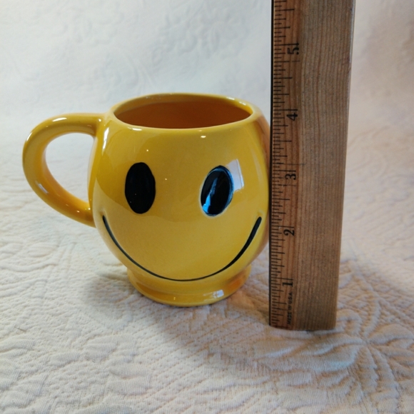 Vintage  1971 McCoy Ceramic Pottery Smiley Happy Face Coffee Cup Mug Yellow - Picture 9 of 9